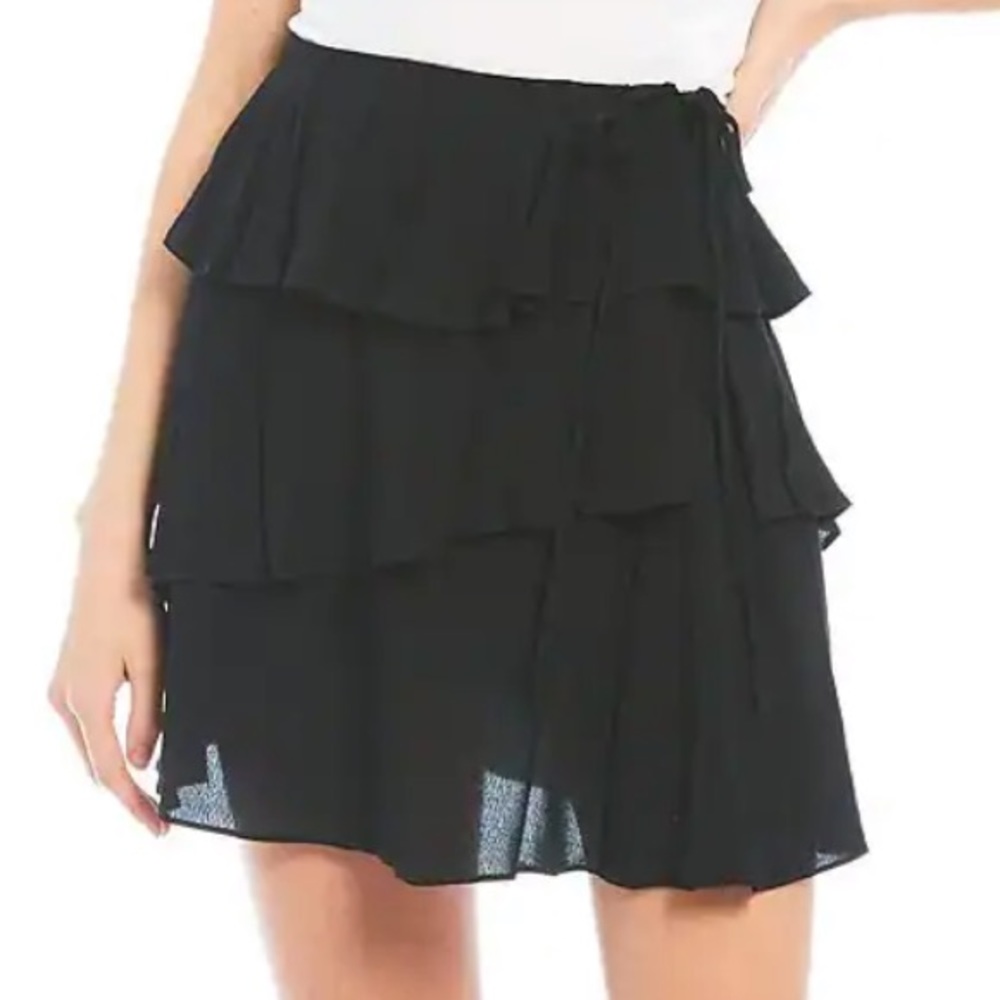 Gianni Bini 🖤 Tiered Ruffle Mini Skirt
